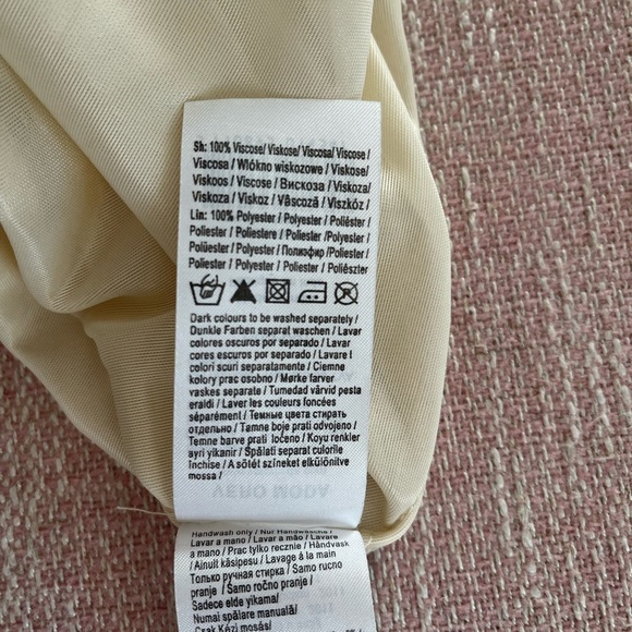 Vero Moda pretty summer dress with Back zip Size XS - Picture 4 of 6